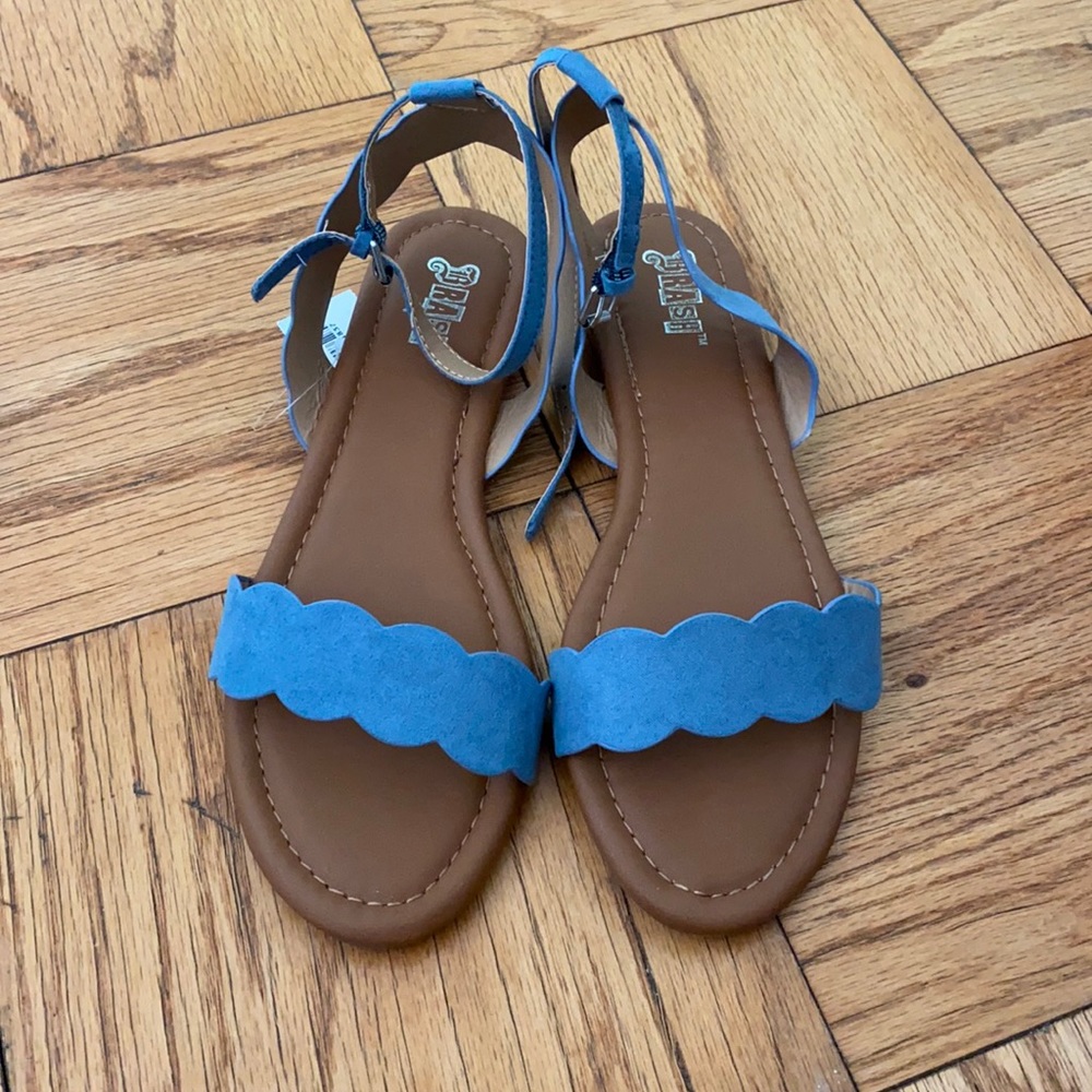 BNIB Brash blue sandals, size 9